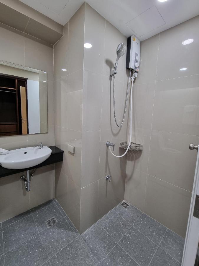 Tiara Place Bangkok Luaran gambar
